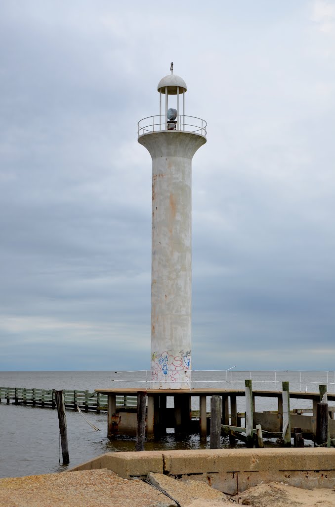 Broadwater Beach Marina Lighthouse