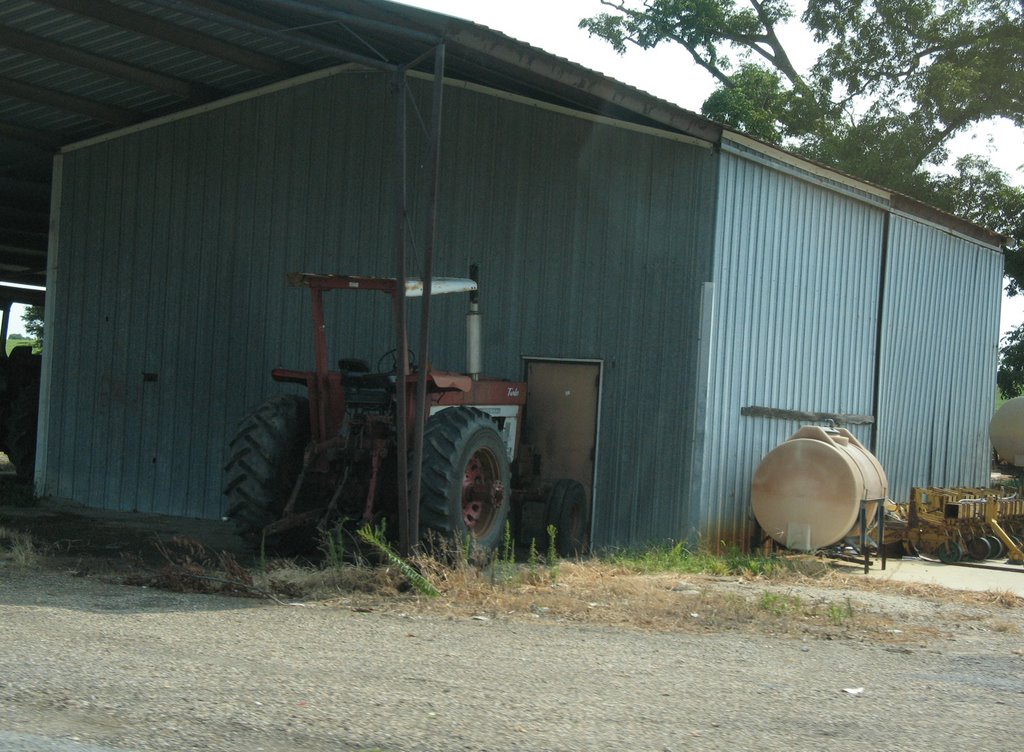 Parked tractor near Ark. line