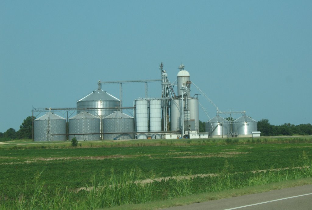 Silo complex near Eudora