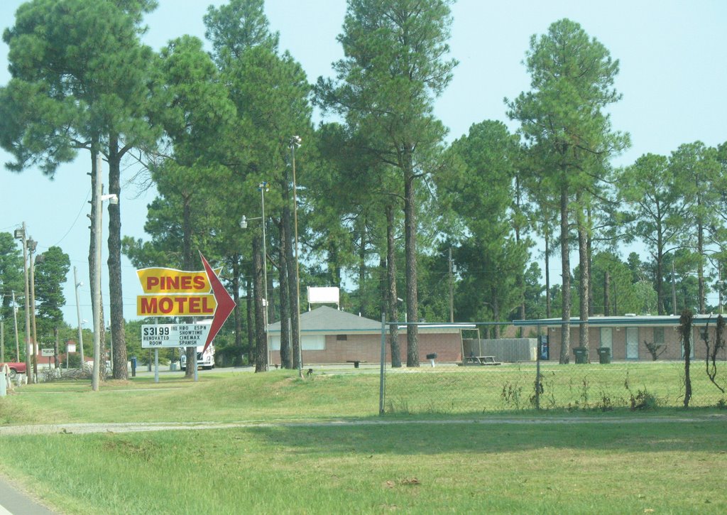 Pines Motel