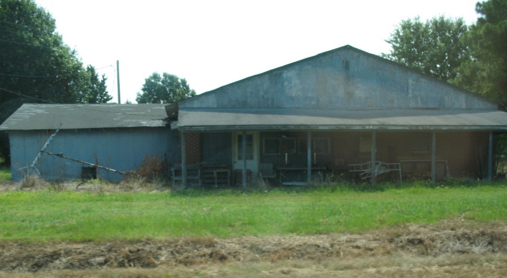 Old building off U.S. 65