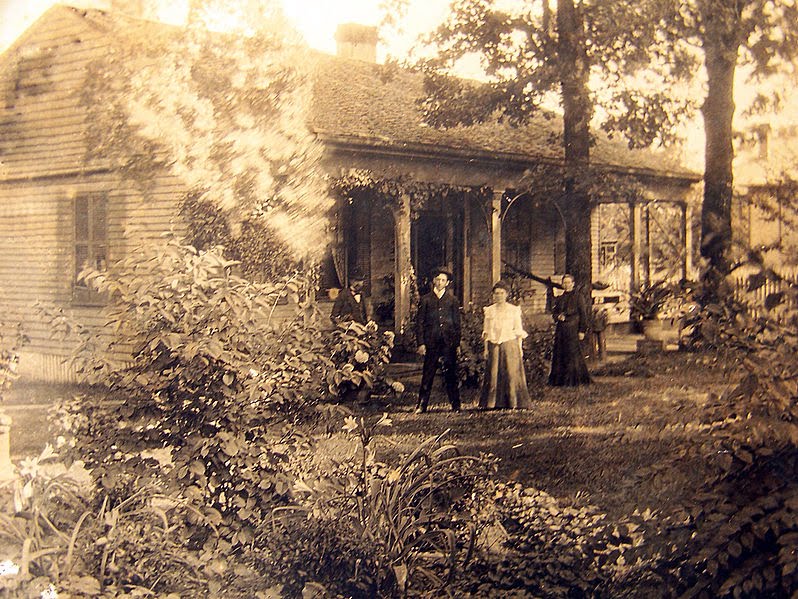 1852 Mayor Boyd house "the Oaks" oldest house in town (COMPARE TO 2000 PHOTO)