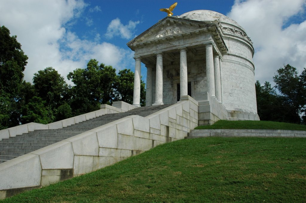 Vicksburg Military Park  Illinois Monument