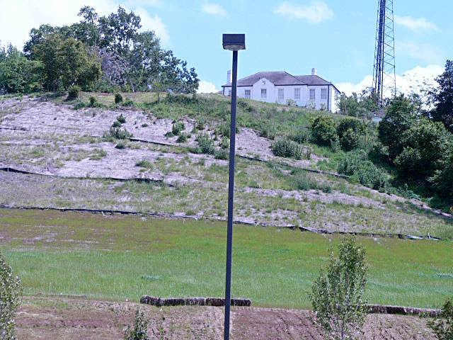 House above Levee St, Vicksburg, MS (2009)