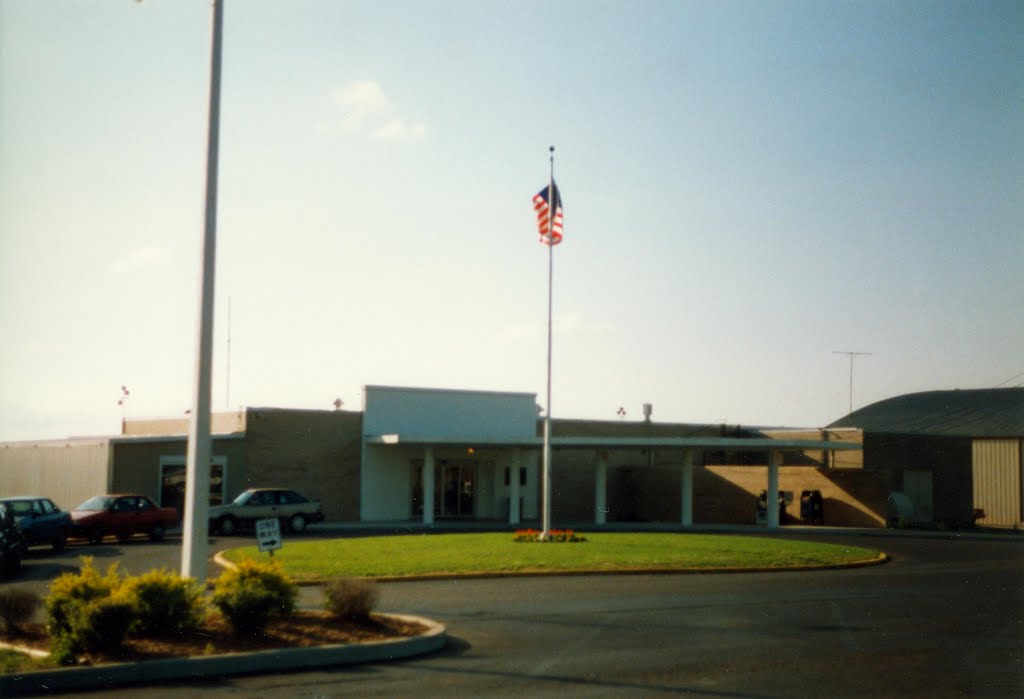 Terminal Building at McKellar-Sipes Regional Airport, Jackson, TN
