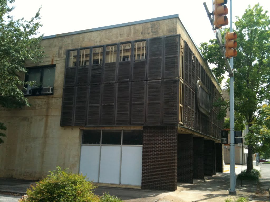 This needs to be pulled down and rehab the building