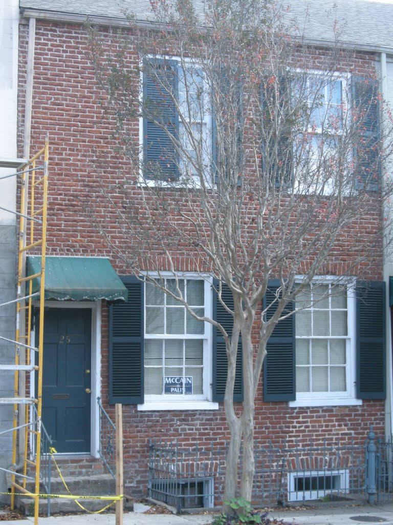 Commerce Street, Natchez - Nov 2012 - Some people NEVER give up!