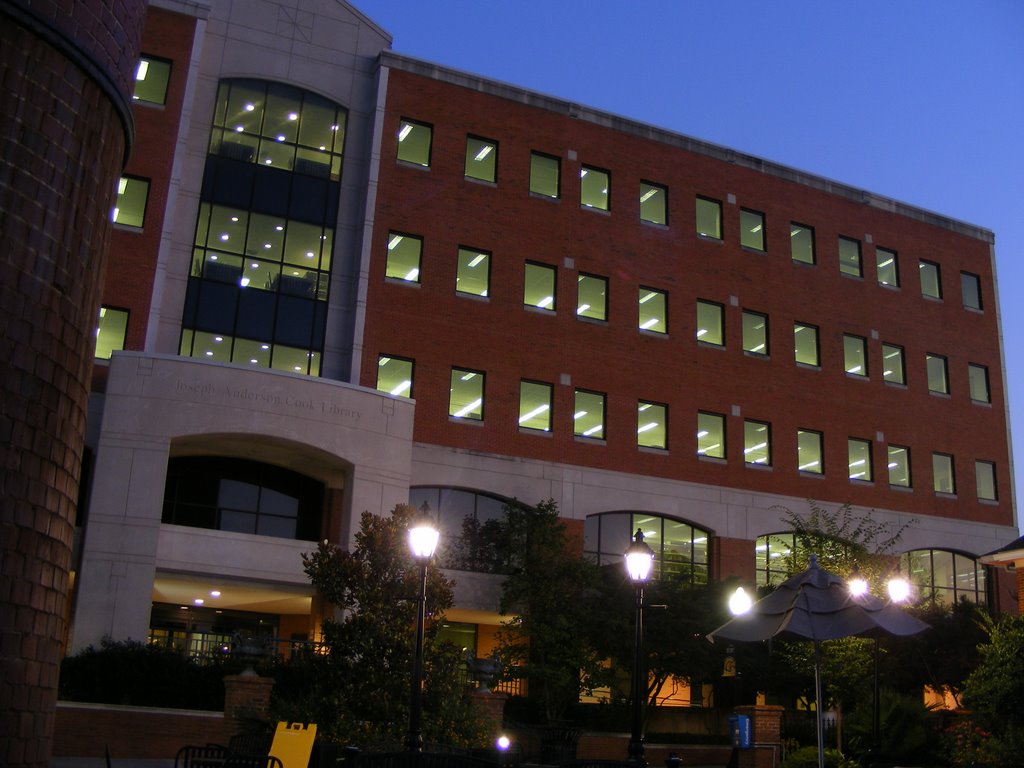 Joseph Anderson Cook Library (USM)