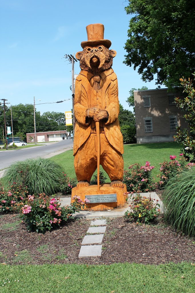 Great Delta Bear Affair Sculpture 2012