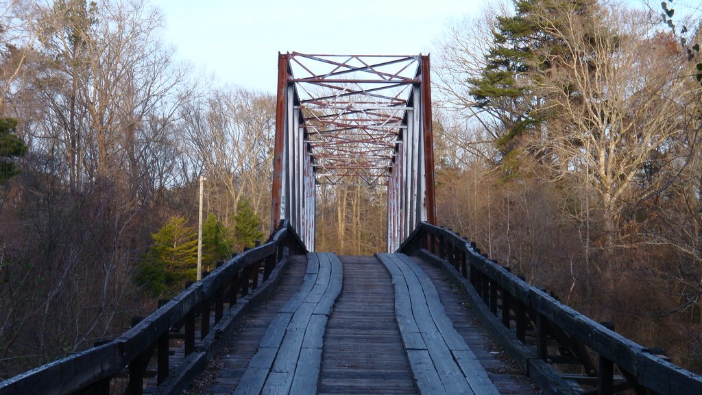 Looking up Rosemary Bridge.