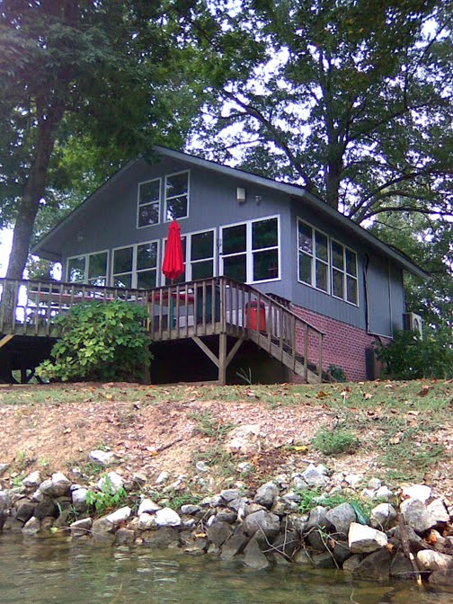 Cottage on the Creek