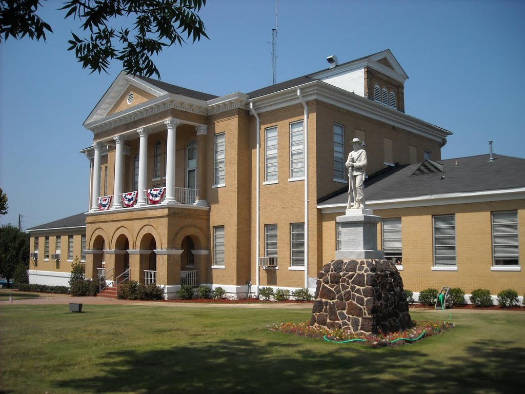 Choctaw County Courthouse at Butler, AL (built 1906)