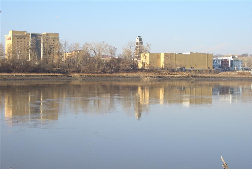 Harrahs Casino - looking north across the Missouri River from  River Front Park boat ramp, Kansas City, MO
