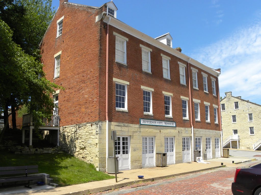 Old house Jefferson Landing historic site - Jefferson City MO