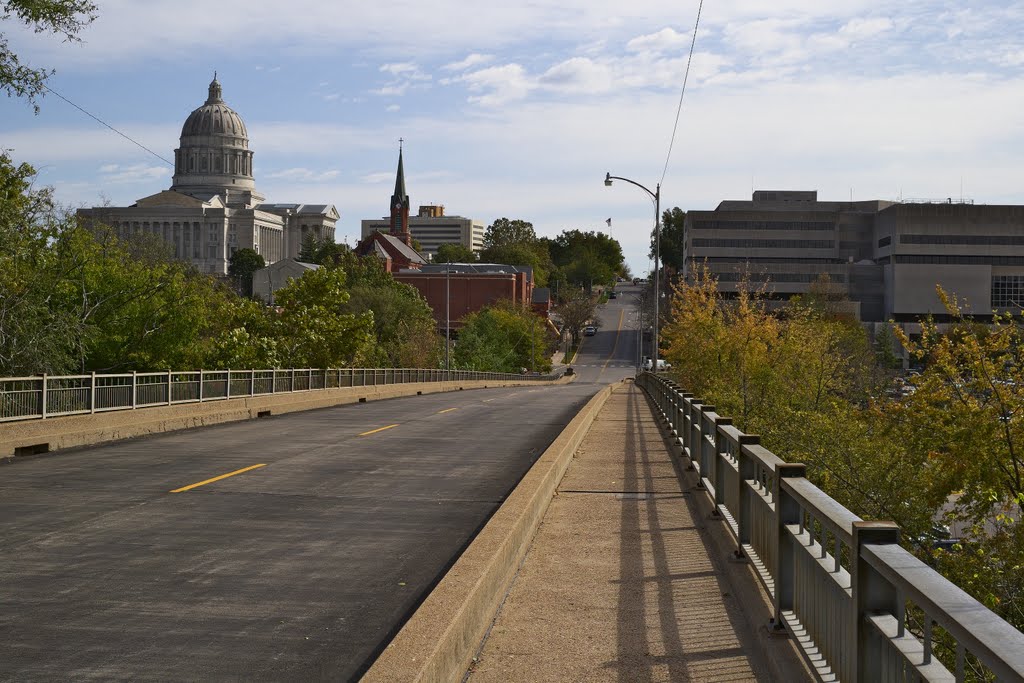 Missouri State Capitol and Truman Building from High St. overpass