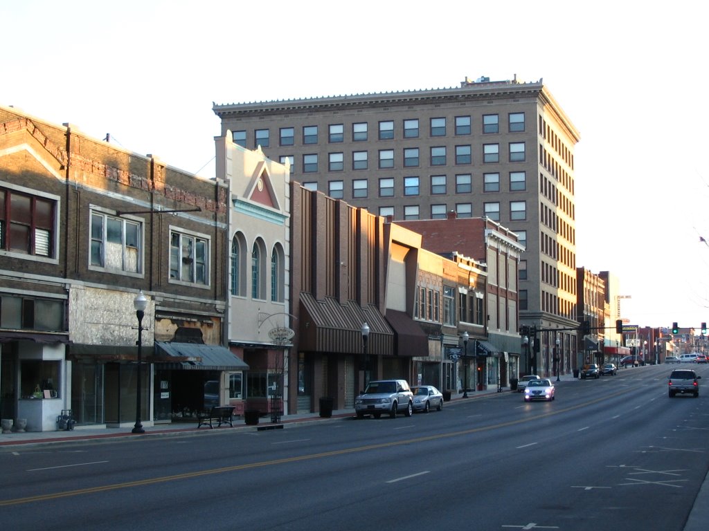 Main Street Lookin South