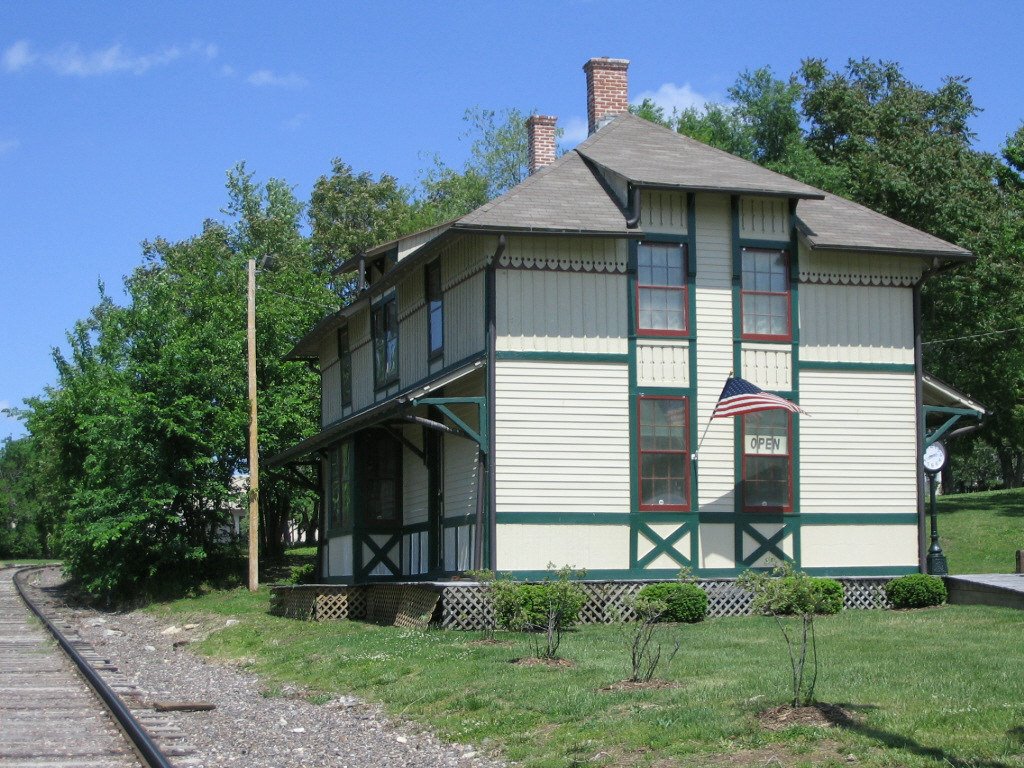 1879 Chicago & Alton Depot -- after restoration - 2002 [Independence, MO, USA]