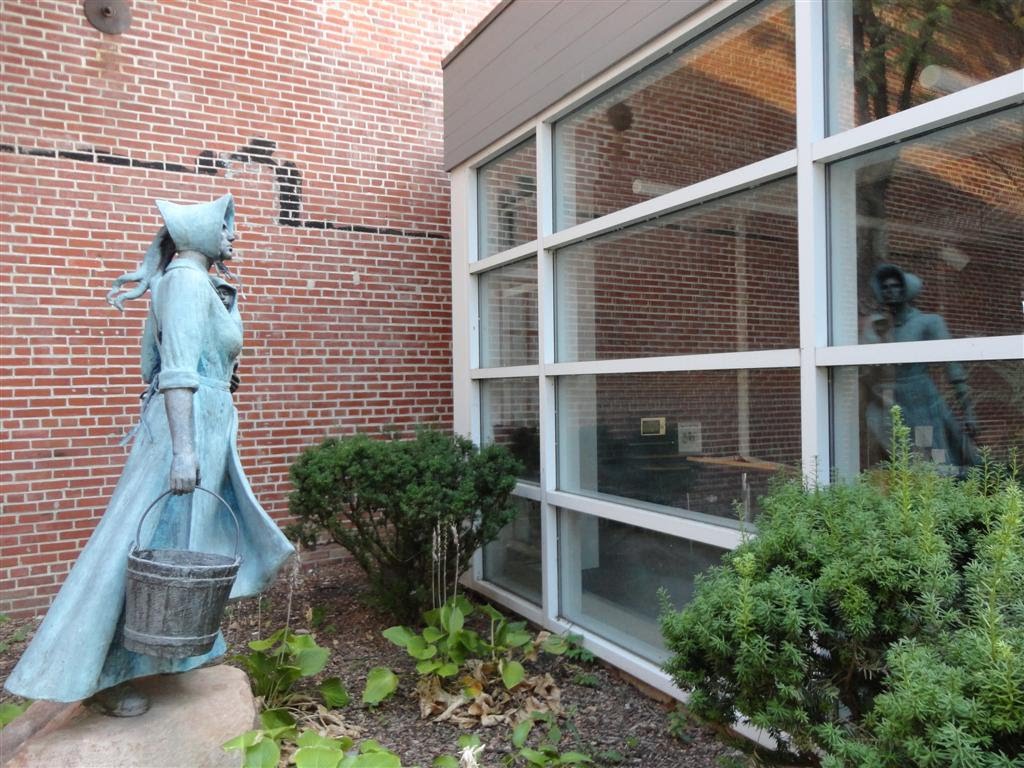 The Pioneer Woman, life-size, bronze by Juan Lombardo-Revera, National   Frontier Trails Museum, Independence, MO