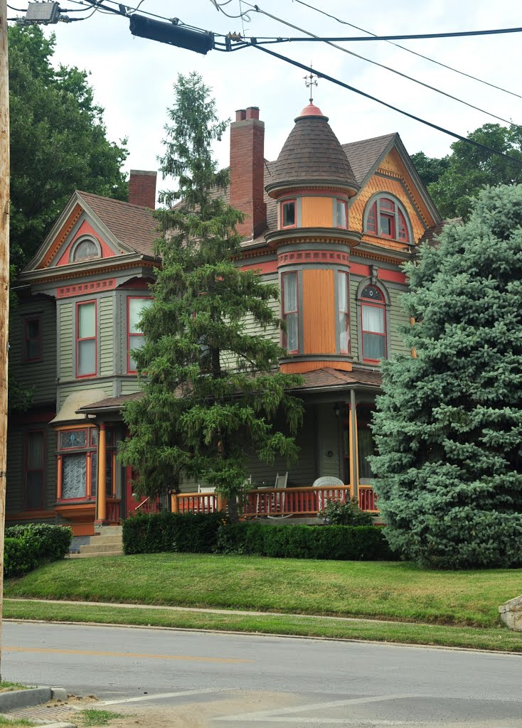 House at Delaware and College