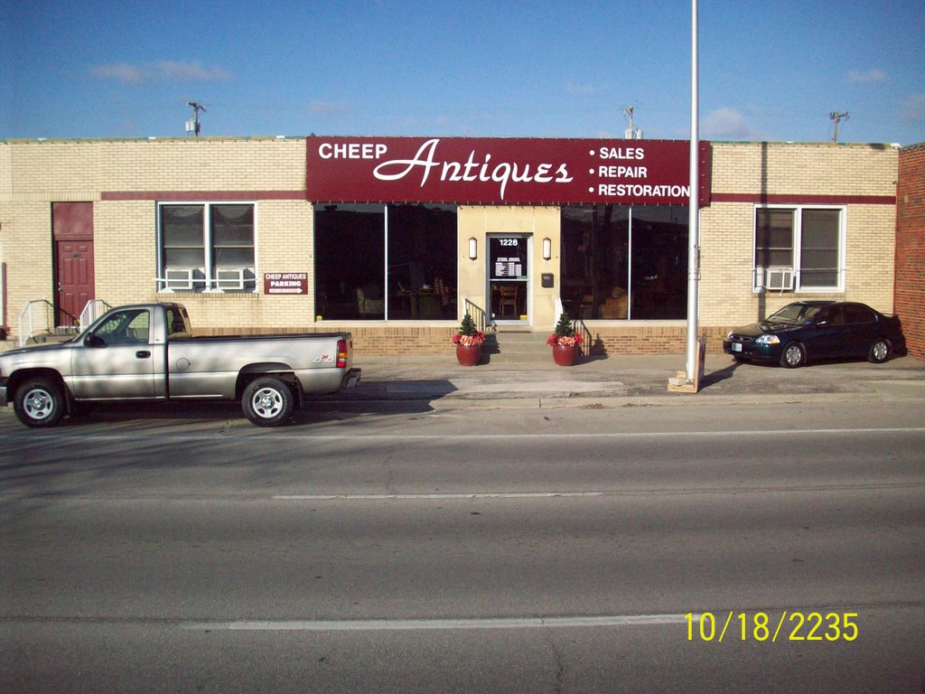 Cheep Antiques Storefront 2