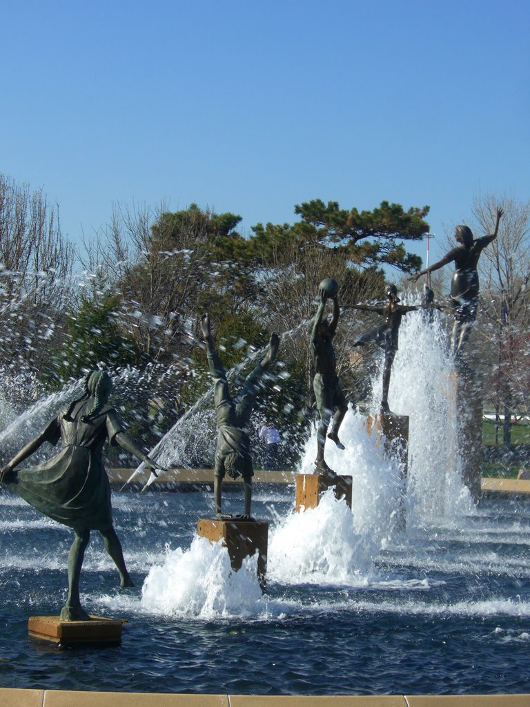 WATER FOUNTAIN AT NORTH KANSAS CITY
