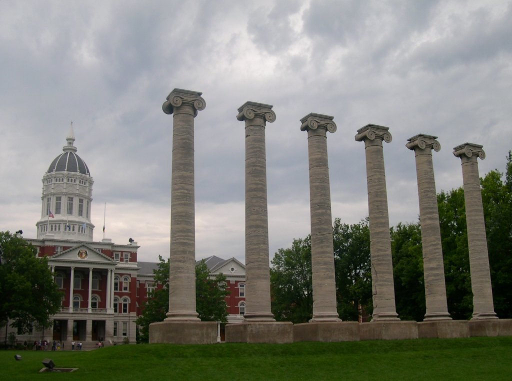 Jessie hall and 6 columns of Mizzou