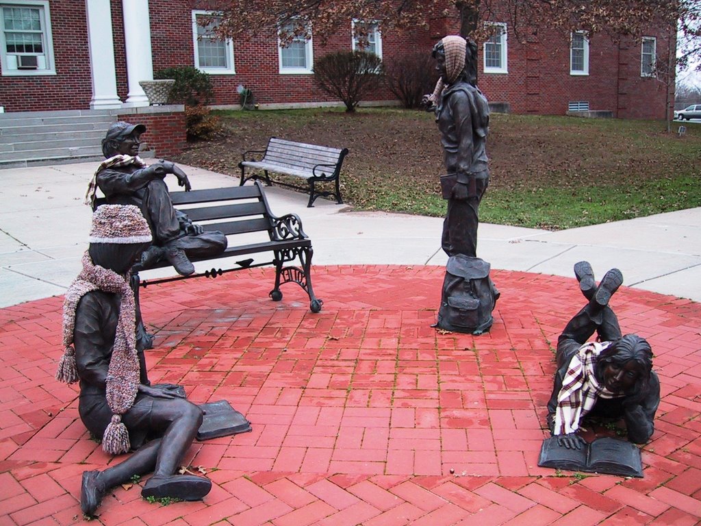 Cotteys Hinkhouse statues