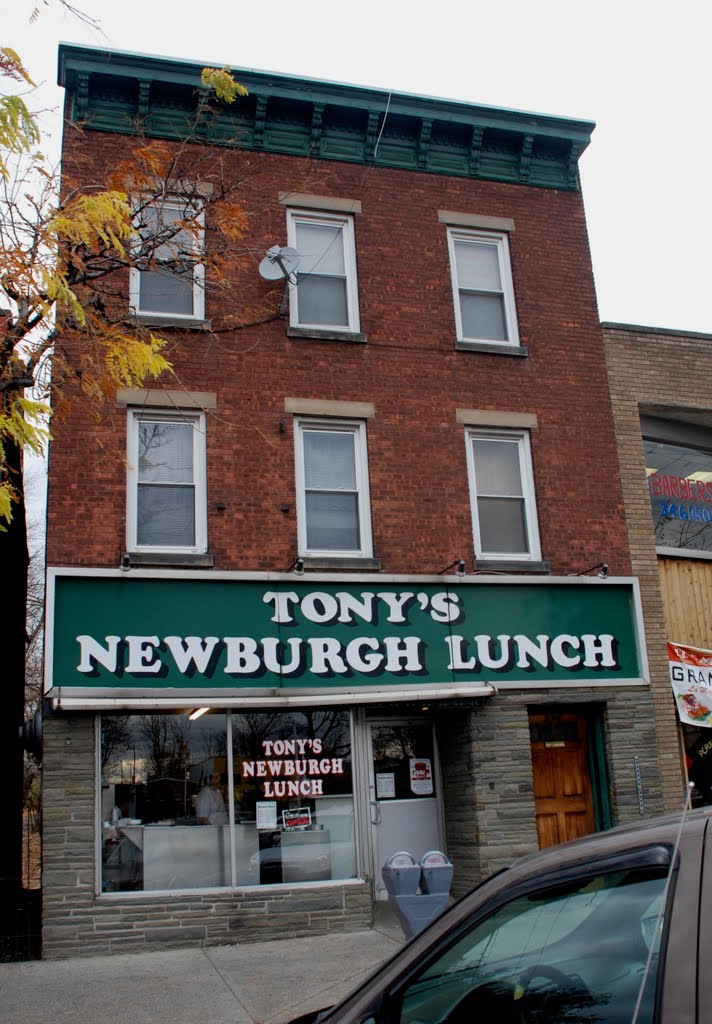 Tonys Newburgh Lunch