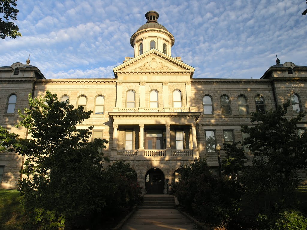 St. Charles County Courthouse - St. Charles, MO
