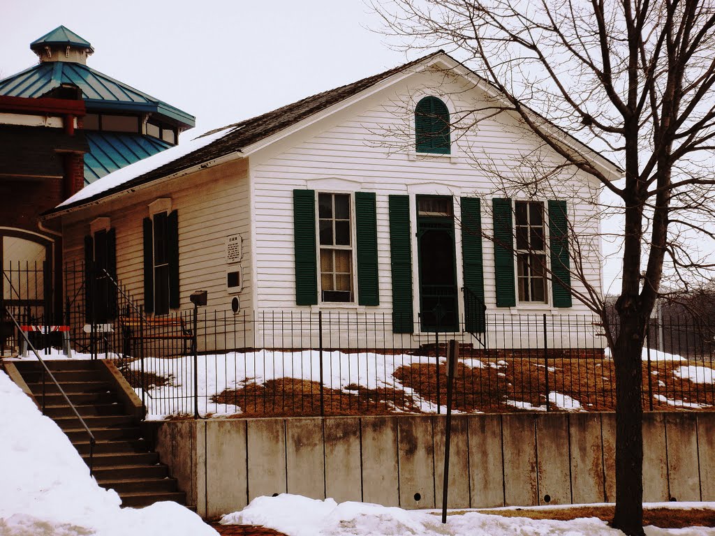 Jesse James House - the fatal bullet hole in the wall