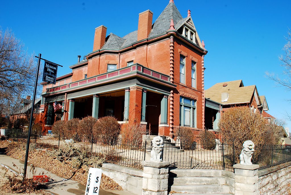 1121 Edmond Street