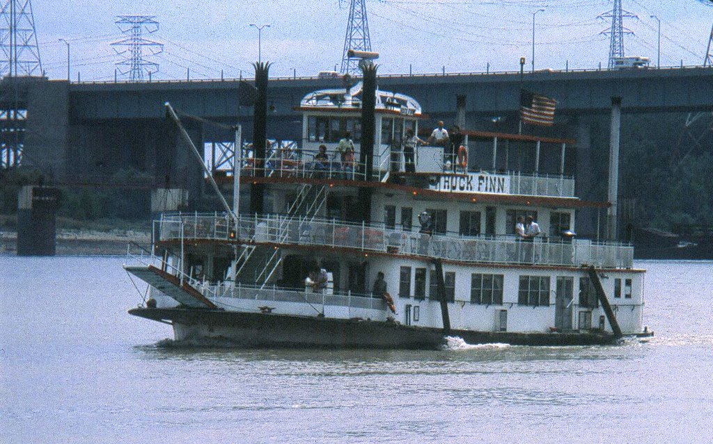 River Boat "HUCK FINN", Saint Louis, Mi.