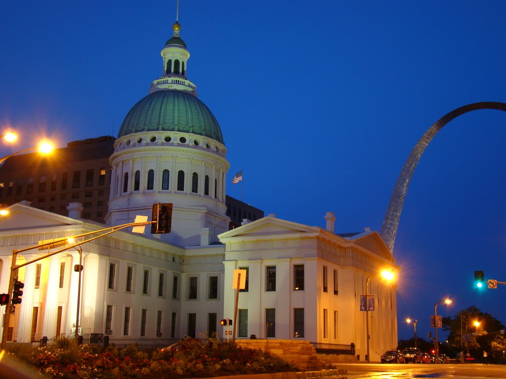 DSC05693 St Louis Courthouse Bulding at Night - E view