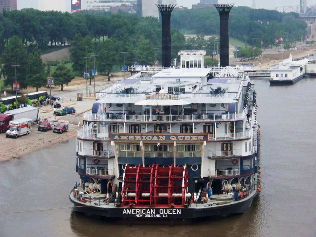 THE AMERICAN QUEEN AT THE MISSISSIPI RIVER,USA(IMO NUMBER:9084542)