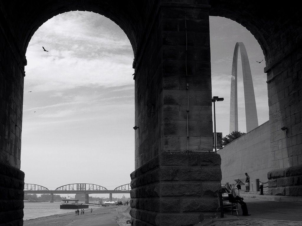 Saint Louis MO, Eads Bridge with Gateway Arch