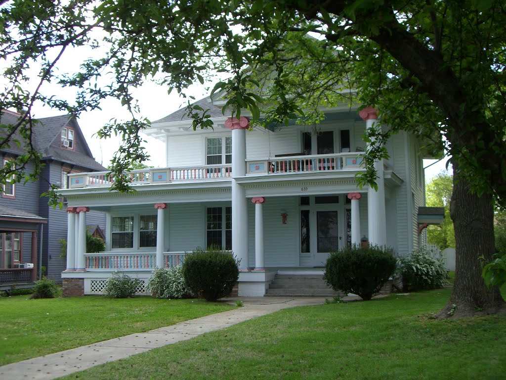 Beautiful Home Just South of DT