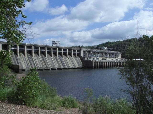 Bagnell Dam - Lake of the Ozarks - Lakeside MO
