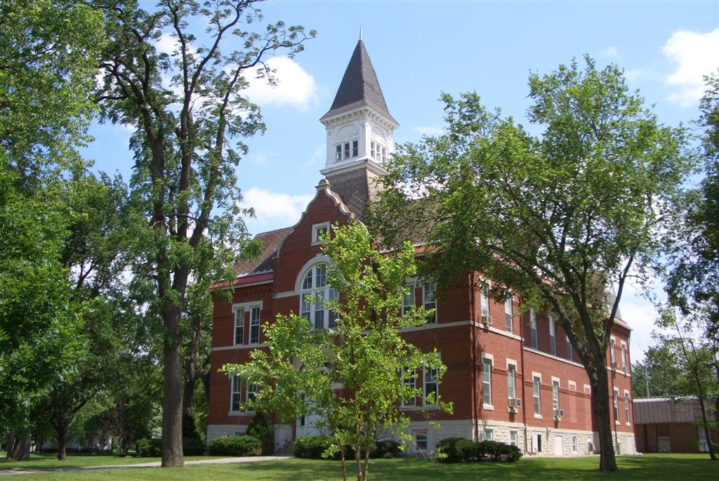Linn County courthouse, second oldest courthouse in the state, Mound City, KS