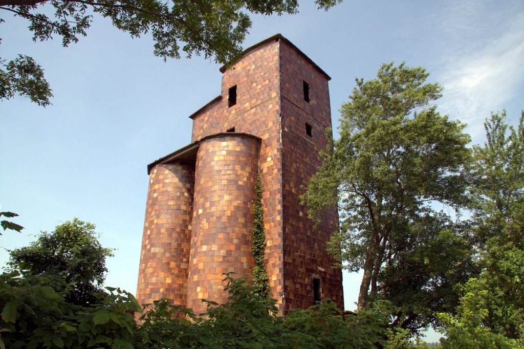 Fired clay silo