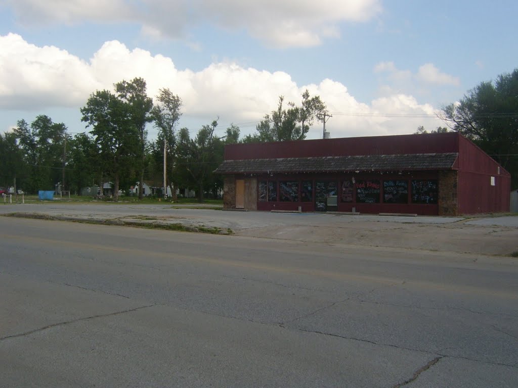 Old Cafe on route 66 in carterville