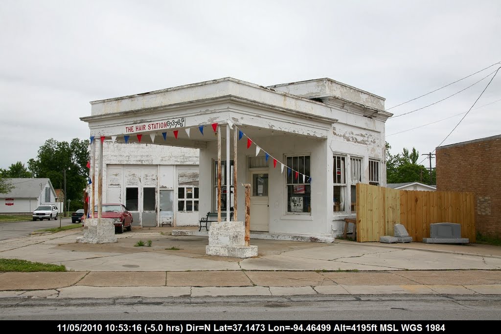 Route 66 - Missouri - Webb City - Old converted gas station