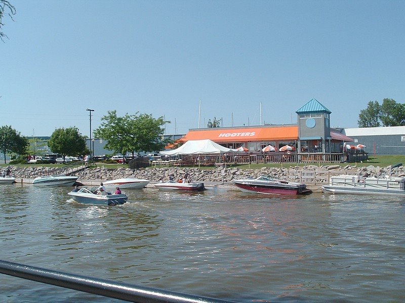 Hooters On Saginaw River