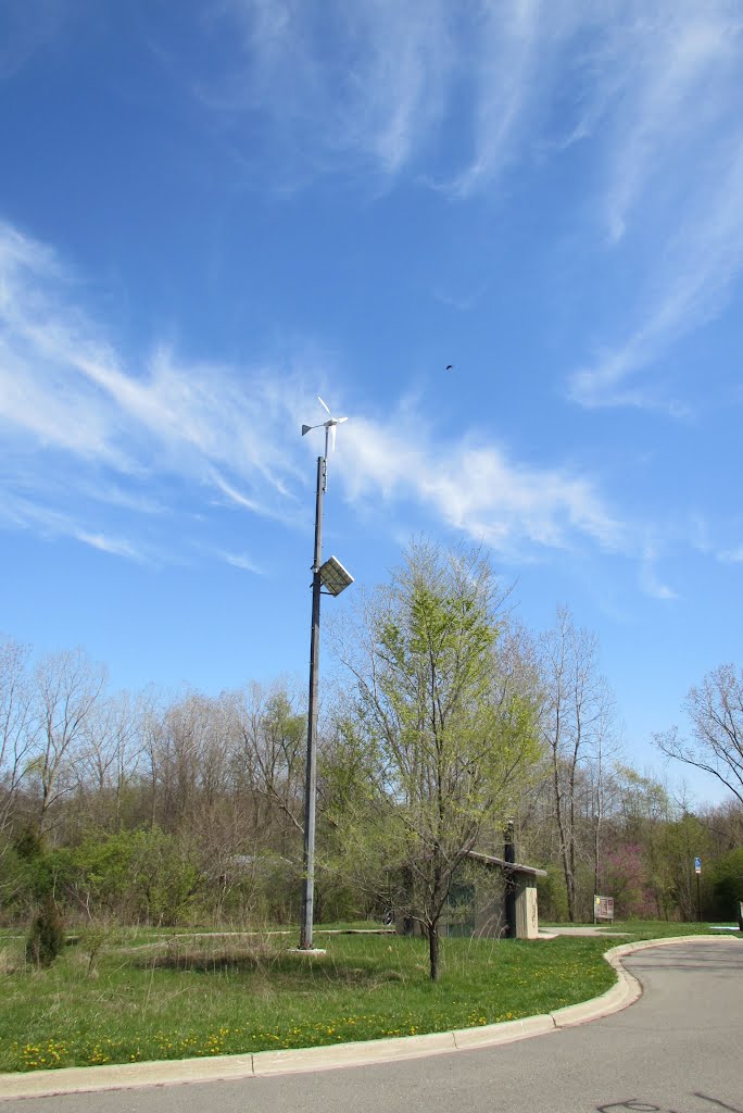 Mini power generator with a wind mill and a solar panel in Bandemer Park