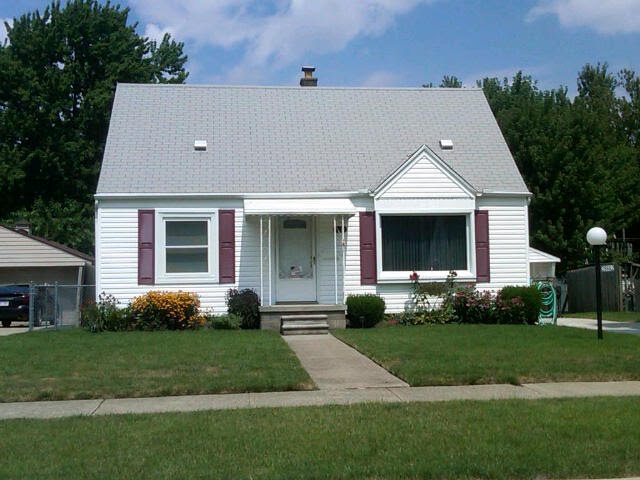 Replacement Siding, Roofing, Picture Window, Garden City Michigan