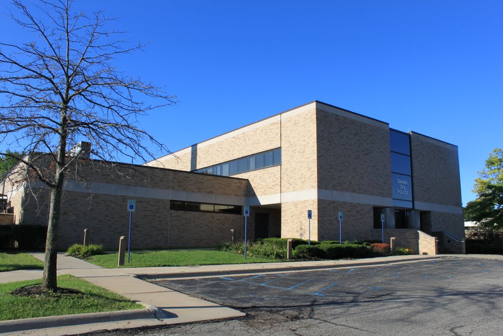 Garden City Police Department, 6000 Middlebelt Road, Garden City, Michigan