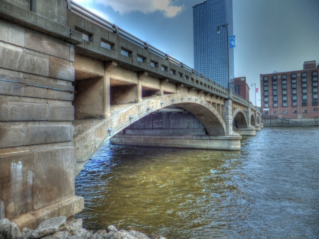 Pearl Street Bridge
