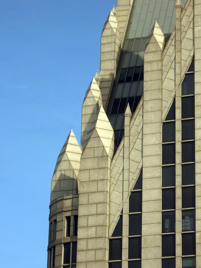 Comerica Tower closeup from Guardian Blg
