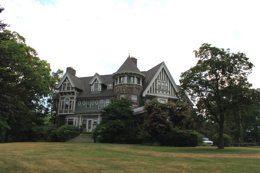 Hutchinson House & High Scope Education Research Foundation, (c. 1903), 600 North River Street, Ypsilanti, Michigan