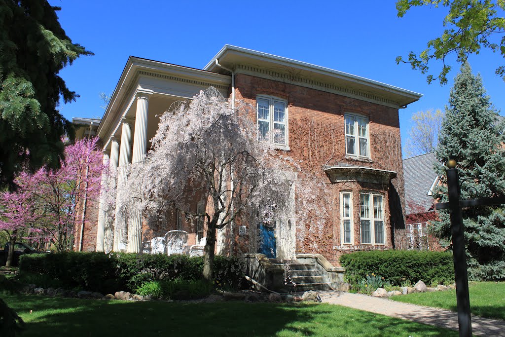 Queens Residence Bed and Breakfast historic site, (c. 1870), 220 South Huron, Ypsilanti, Michigan.