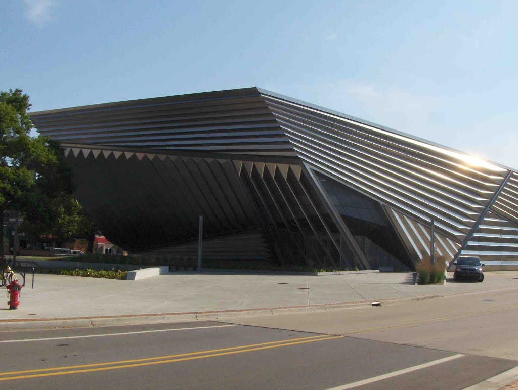 Michigan State University Eli and Edythe Broad Art Museum, GLCT